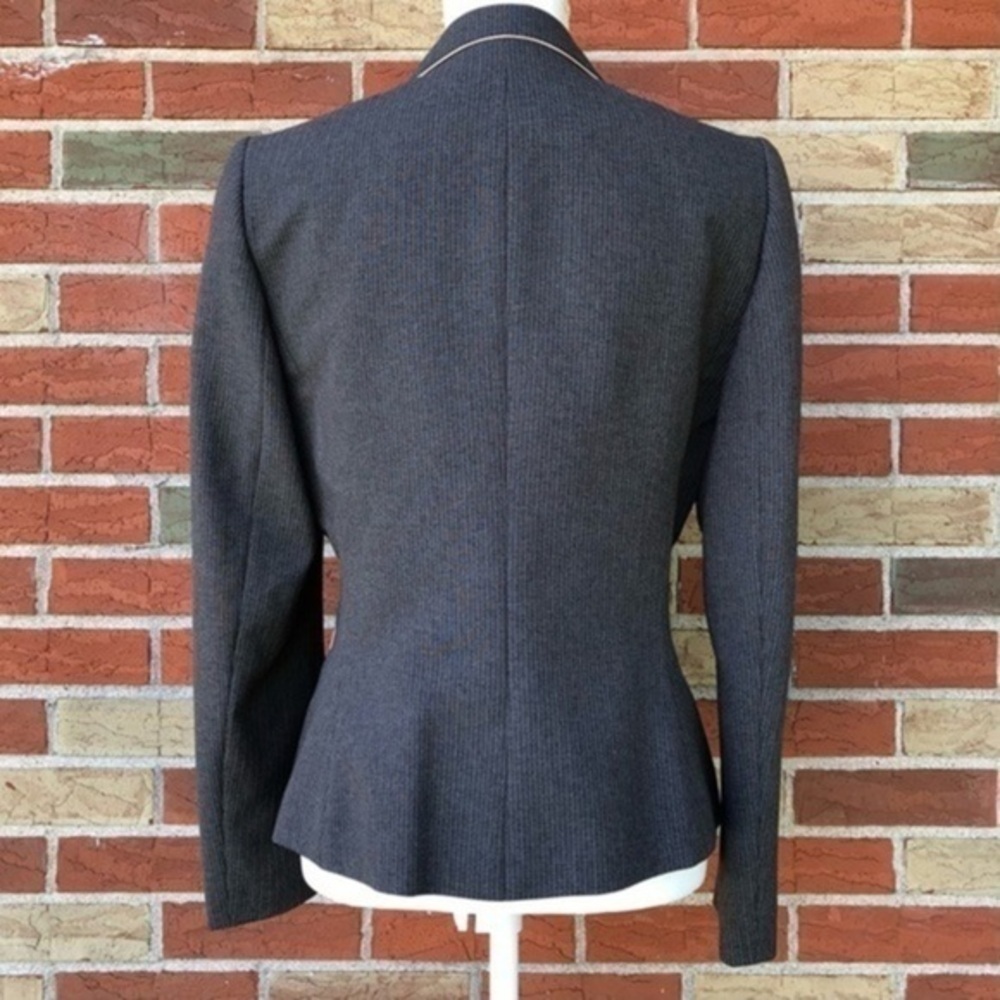Tahari ASL Two Piece Striped Plisse Hem Gray Pink Jacket Skirt Set โค๏ธ - Picture 8 of 15